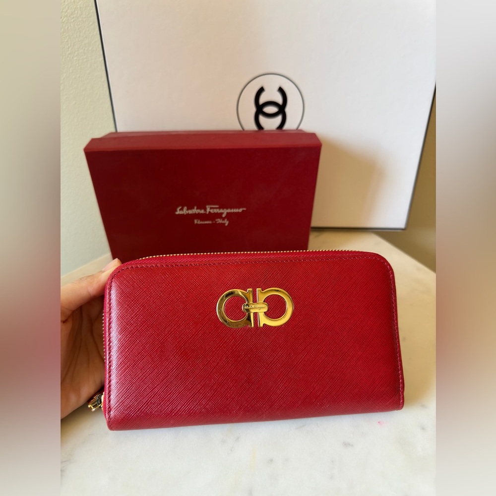 Salvatore Ferragamo Wallet New With Box